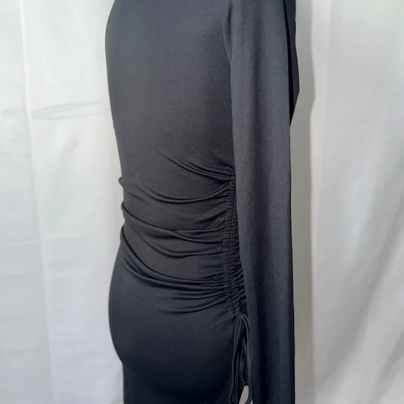 Bodycon Long Sleeve Dress - Picture 3 of 10